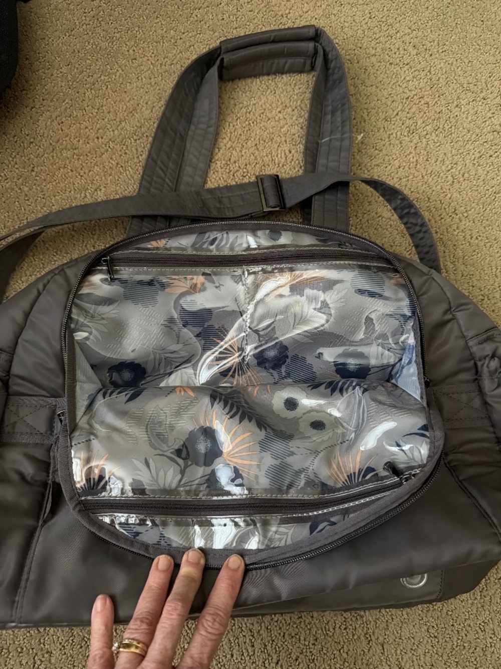 Lug Life cartwheel Bag - Picture 3 of 9